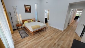 4 bedrooms, desk, iron/ironing board, free WiFi