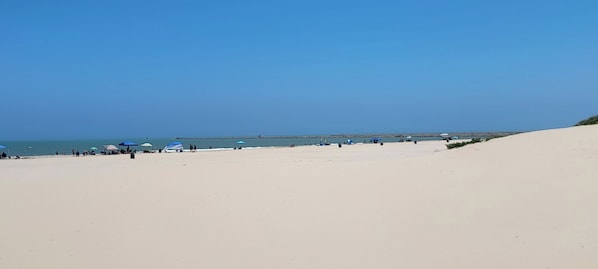 Liegestühle, Strandtücher
