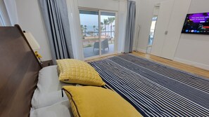 4 camere, una scrivania, ferro/asse da stiro, Wi-Fi gratuito