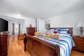3 bedrooms, free WiFi, bed sheets - Cozy Town Neck Cape Escape – Pet Friendly (Sandwich)