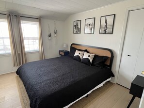 4 bedrooms, iron/ironing board, WiFi