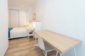 2 bedrooms, iron/ironing board, travel cot, free WiFi