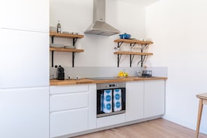 Fridge, oven, coffee/tea maker, toaster