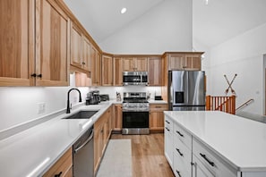 Paper towels - Rogers' Retreat - On The Eagle River Chain With Boat Rental (Eagle River)