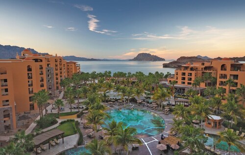 Bay front 1-bedroom resort suite at the Villa del Palmar, Loreto in Baja
