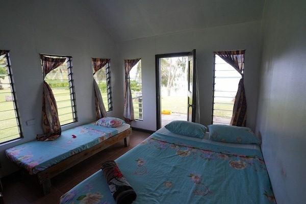 Family Üç Kişilik Oda, Kısmi Deniz Manzaralı