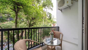 Executive Double Room, Balcony, Mountain View | Balcony