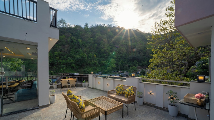 Perfectstayz Premium Mystic falls near Secret Waterfall