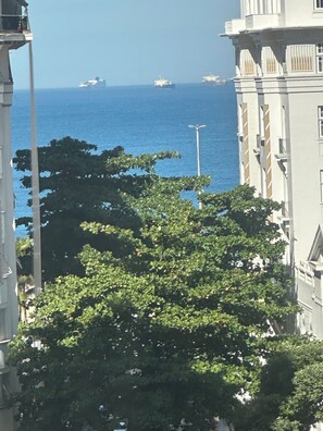 الإطلالة من المنشأة