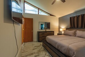 3 chambres, coffres-forts dans les chambres, fer et planche à repasser