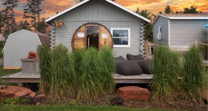 Reunion Cottages, 5 minutes walking to beach entrance & Stanhope Golf Course.