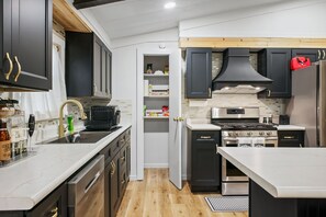 Microwave, oven, stovetop, dishwasher