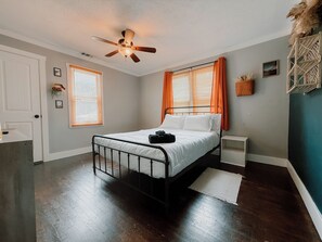 3 bedrooms, WiFi, bed sheets