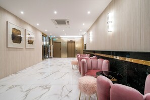 Reception - H Avenue hotel jungkwan (Busan)