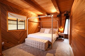 3 bedrooms, desk, iron/ironing board, free WiFi