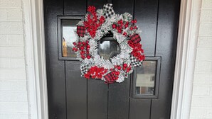 A dark wooden door with a wreath made of white and red elements. - Big Country Escape - 4 Bedroom, Pet Friendly Retreat in Bluewell,  Near Trails (Bluefield)