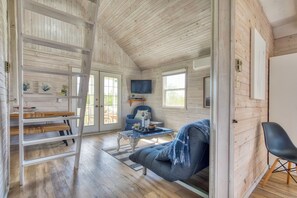 Smart TV, reproductor de DVD y libros 