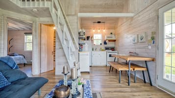 Smart TV, DVD player, books