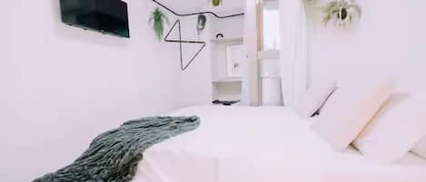 Apartamento, 1 cama de casal, para não fumantes | Escrivaninha, ferros/tábuas de passar roupa