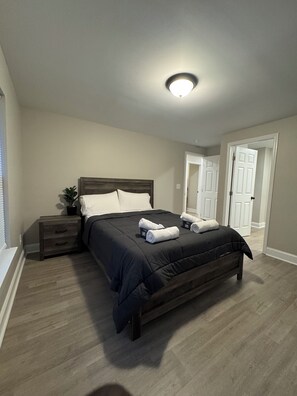 4 soverom, strykejern/-brett, wi-fi og sengetøy