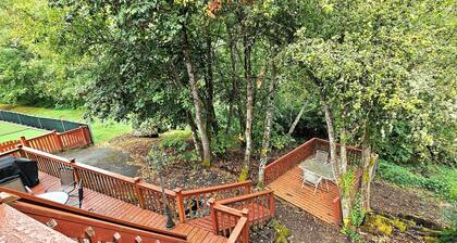 Big House w/ Lush Backyard Oasis