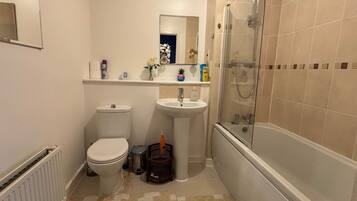 Douche, serviettes fournies