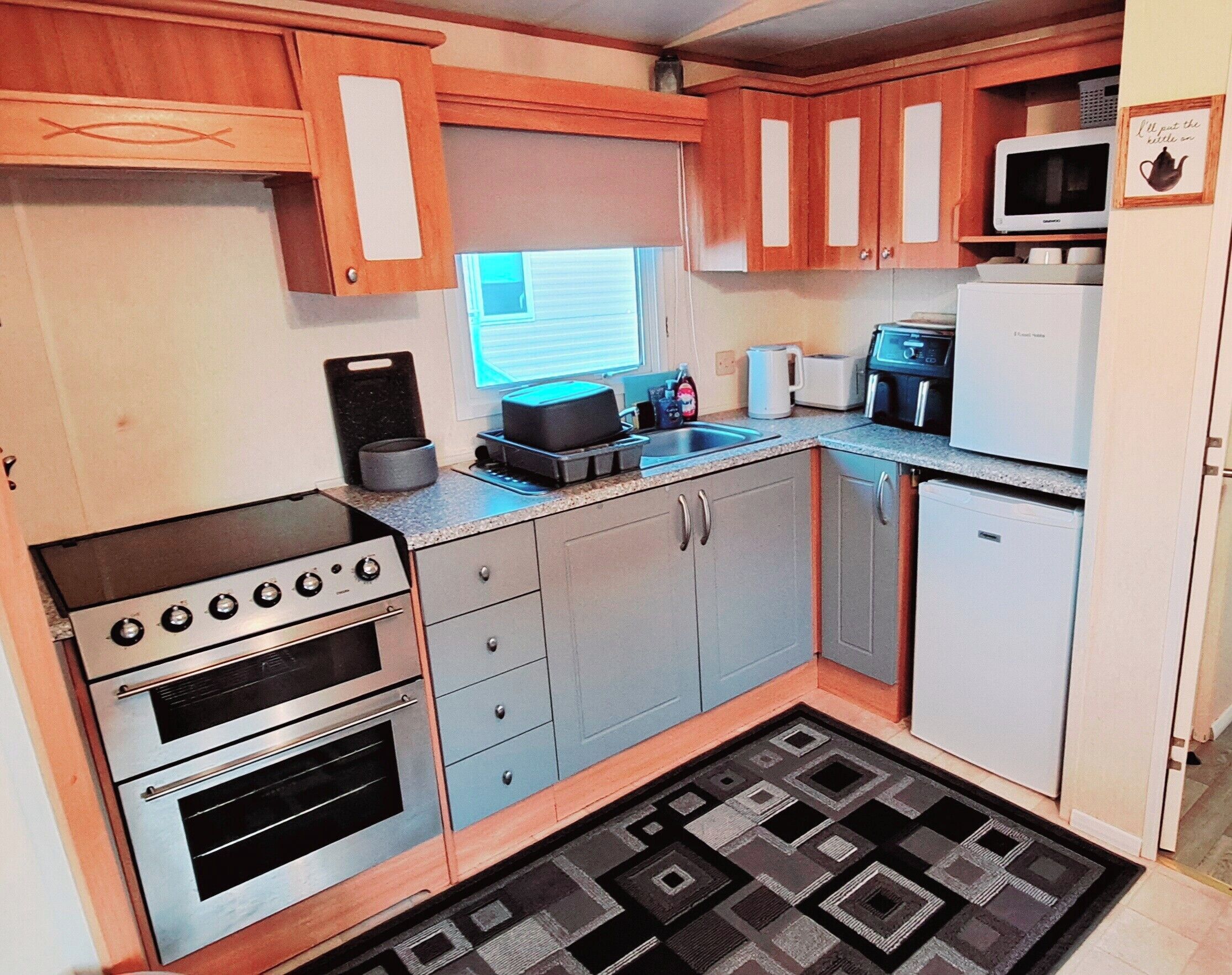 冰箱、微波炉、烤箱、炉灶