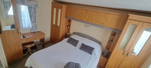2 bedrooms, iron/ironing board, WiFi, bed sheets - Seaside Caravan Goldensands Kinmel Bay-Sleep 6 (Kinmel Bay)