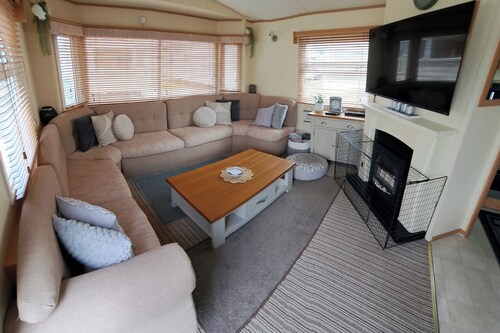 Seaside Caravan Goldensands Kinmel Bay-Sleep 6