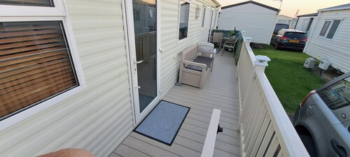 Seaside Caravan Goldensands Kinmel Bay-Sleep 6