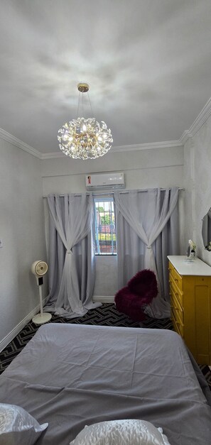 3 bedrooms, desk, iron/ironing board, free WiFi