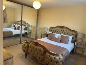 5 Schlafzimmer, Bügeleisen/Bügelbrett, WLAN, Bettwäsche