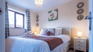 5 Schlafzimmer, Bügeleisen/Bügelbrett, WLAN, Bettwäsche