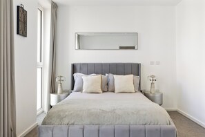 2 makuuhuonetta, silitysrauta/-lauta, Wi-Fi, vuodevaatteet