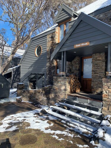 Tower House Two Chalet