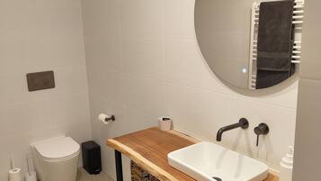 Shower, towels, soap