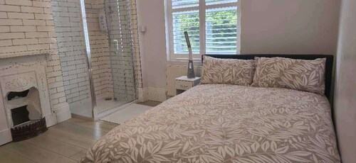 8 Guests - Free Parking - Full Equipped House