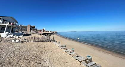 Ultimate Montauk Escape🏖️ 5BR - Heated Pool - HotTub - Rooftop Deck Sunset Views🌅