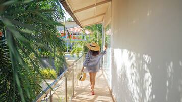 Deluxe Room, Balcony | Balcony