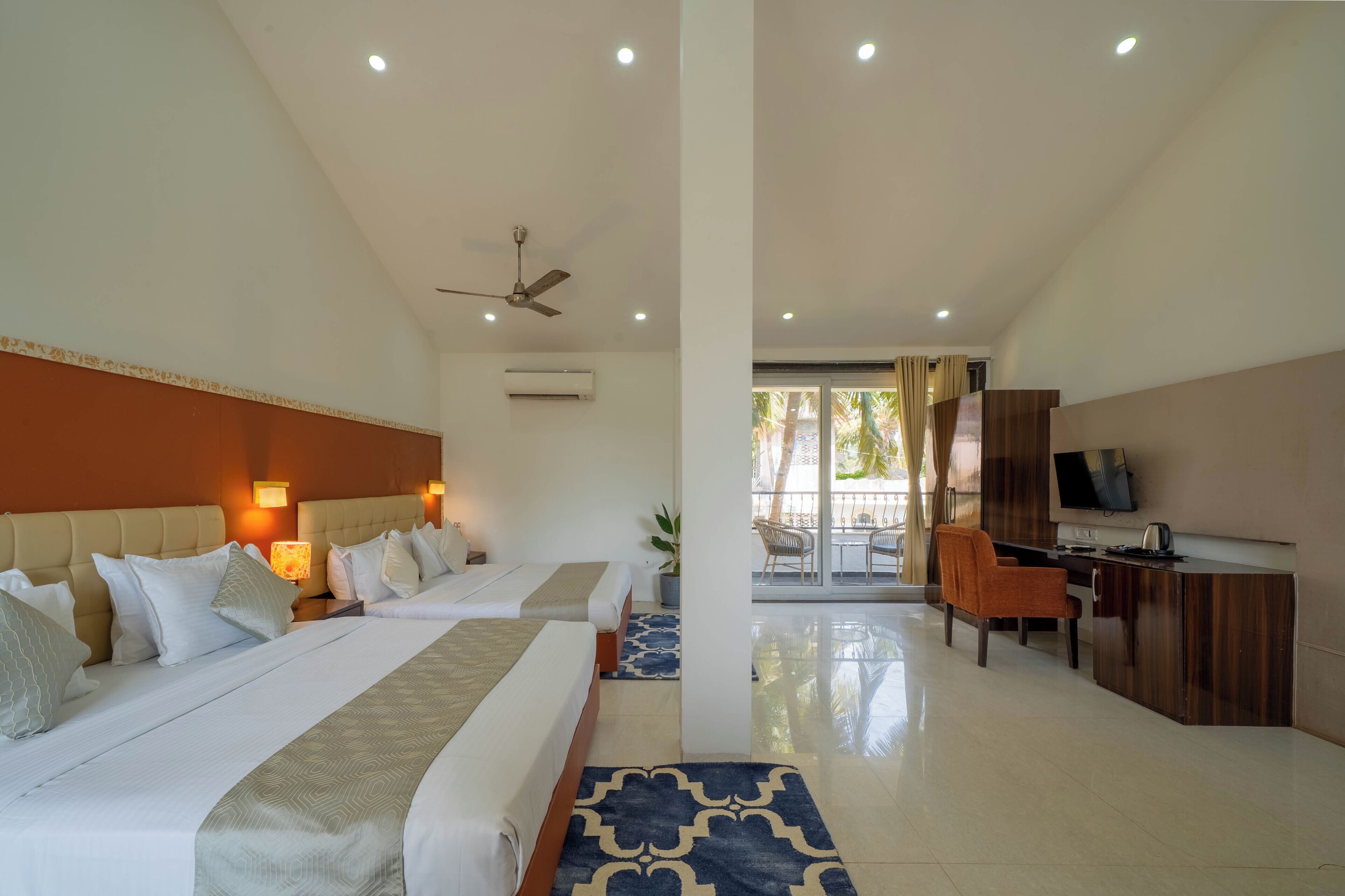 Family Room, Balcony | Free WiFi