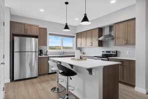 Micro-ondes, four, plaque de cuisson, lave-vaisselle