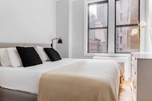 2 chambres, fer et planche à repasser, Wi-Fi, draps fournis