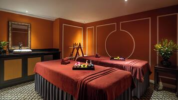 Couples treatment rooms, body treatments, hydrotherapy, aromatherapy