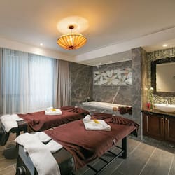 Behandlungsräume für Paare, Sauna, Whirlpool, Dampfbad