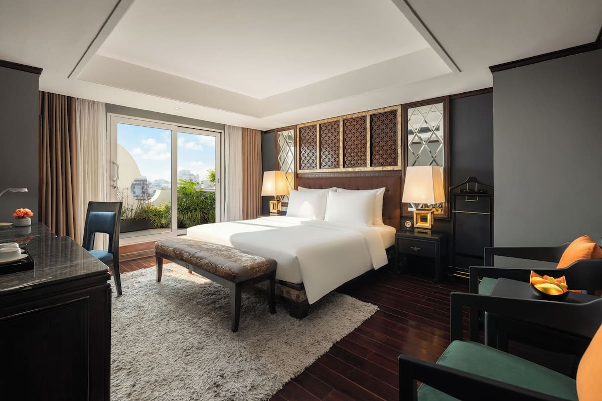 Suite Balcony with City View