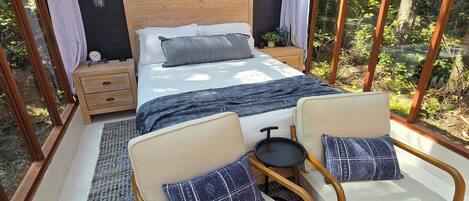 1 habitación y ropa de cama