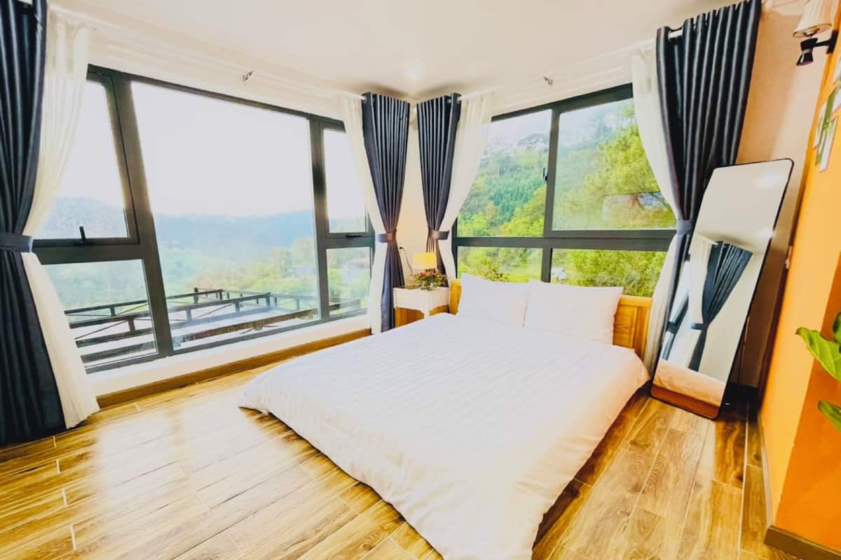 Panoramic Double Room, 1 Queen Bed, Mountain View | Free WiFi, bed sheets