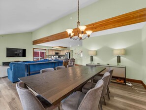 Dining - Park City Condo | Walk to Ski + Shared Hot Tub (Park City)
