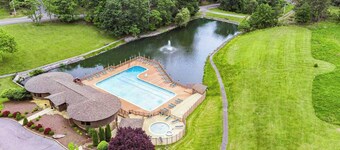 Golf Course Views w Fireplace & Resort Amenities