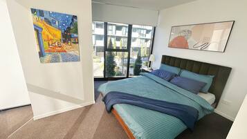 3 bedrooms, iron/ironing board, WiFi, bed sheets